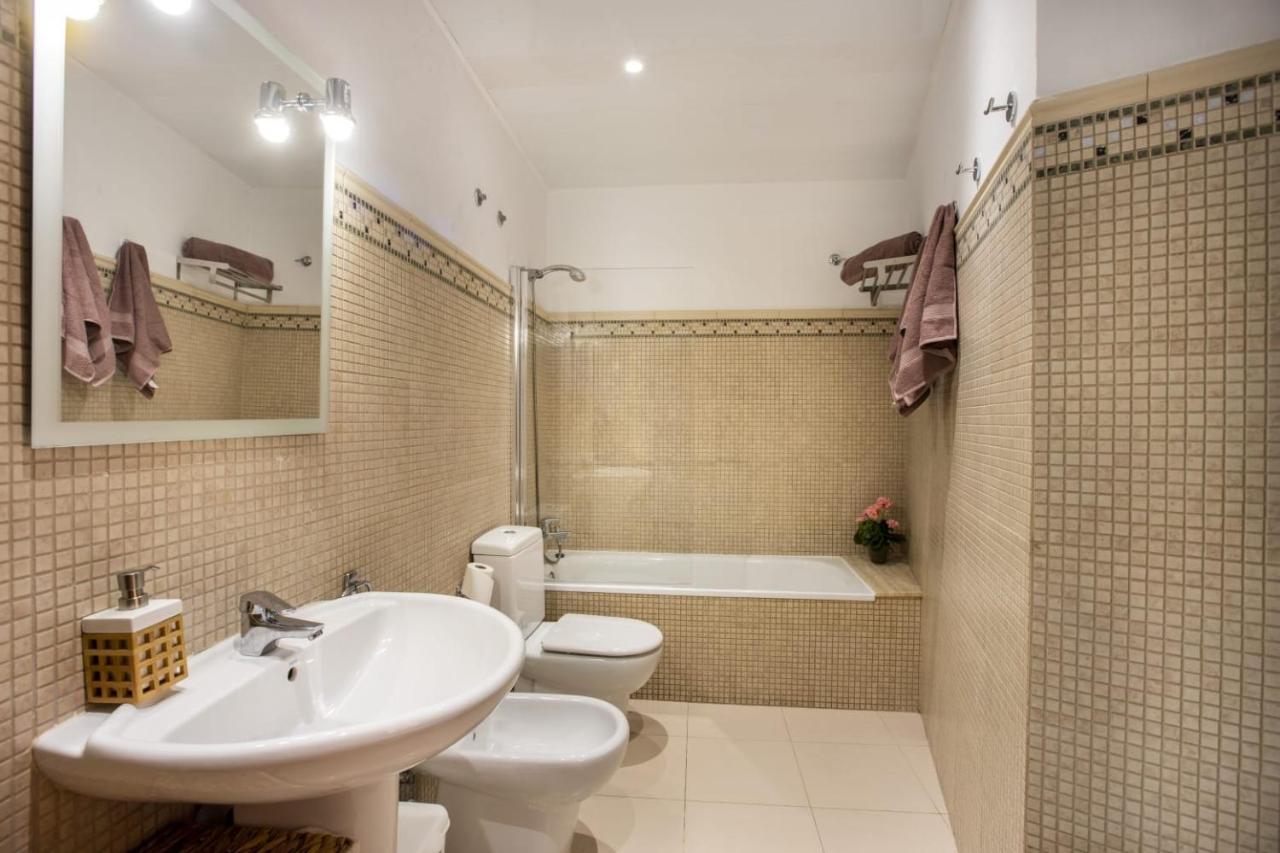 Apartament Al Cor Del Barri Vell De Girona Exterior photo